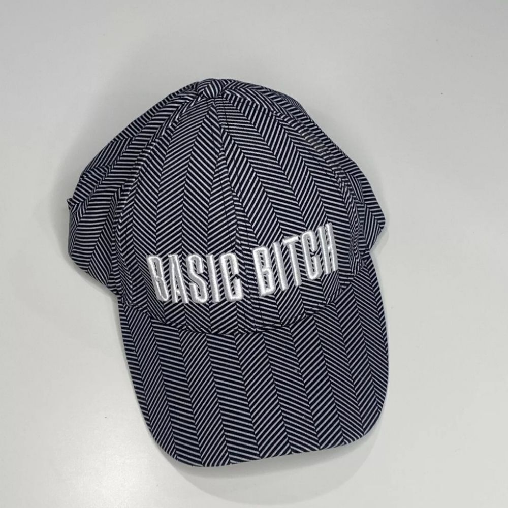 MAC Cosmetics Basic B!tch Hat, NWOT, BLK/WHITE